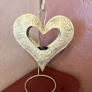 Heart tea light candle holder